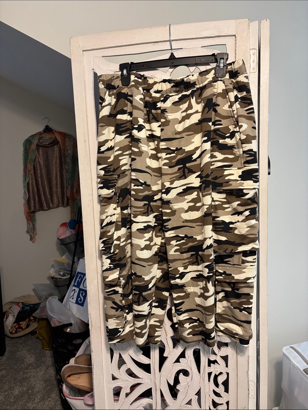 Camo Print cropped pants– Brown and Biege Camouflage